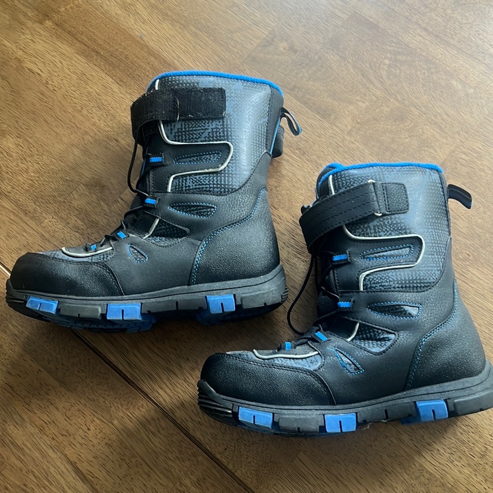 Boys snow boots